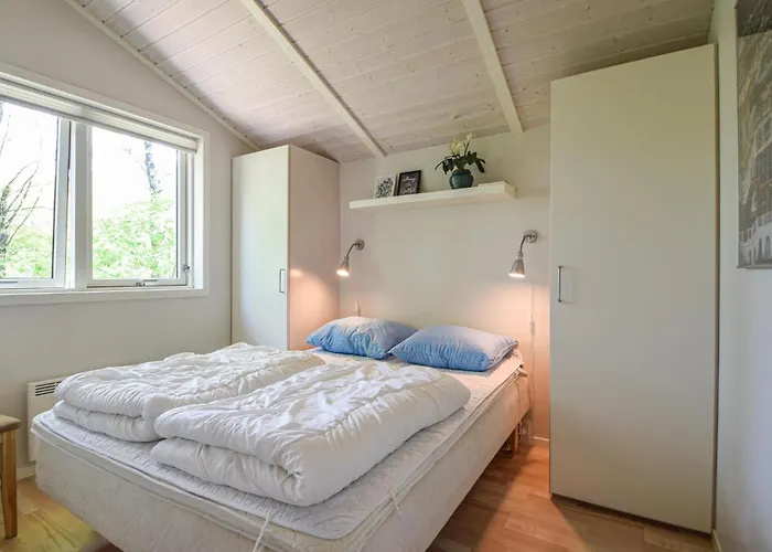 Holiday home With Hot Tub X *